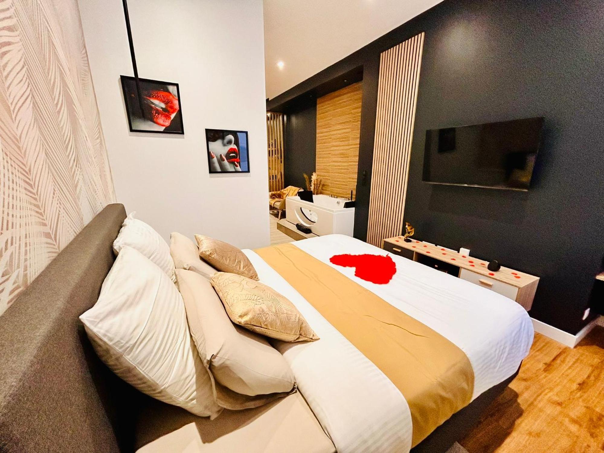 Suite Cosy Jacuzzi Troyes - Secrets D'Ana Экстерьер фото