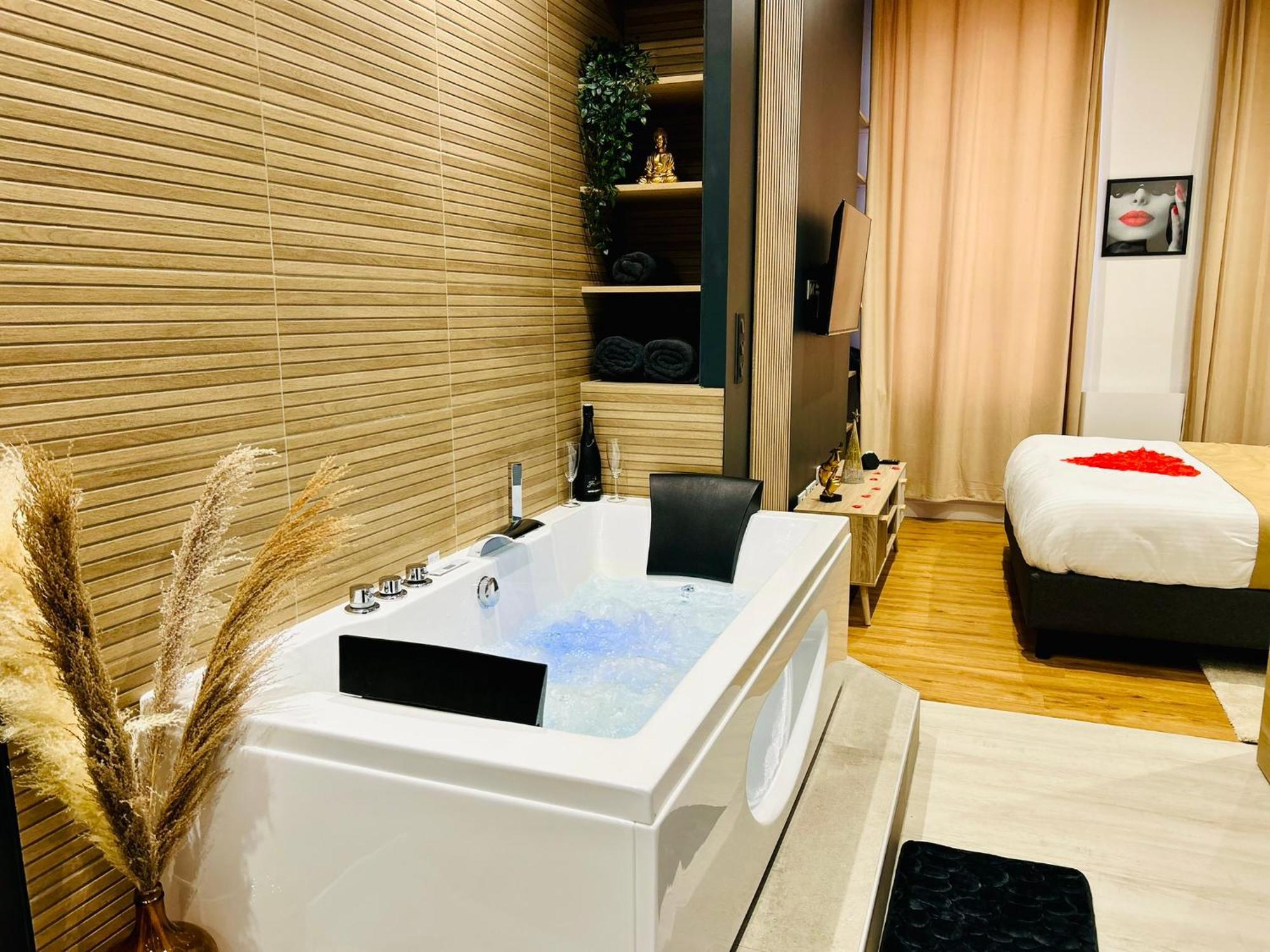 Suite Cosy Jacuzzi Troyes - Secrets D'Ana Экстерьер фото